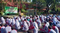 Datangi SMPN 2 Sumberrejo, Bhabinkamtibmas,Babinsa dan Mantri Desa Karangdinoyo Berikan Class Meeting