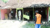 Peduli Warga ,Babinsa Kodim Bojonegoro rehab Rumah Warga Kalipan