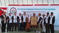 Bupati Bojonegoro Dinobatkan Sebagai “Ibu Desa” Oleh APDI Jatim