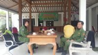 Linmas Kuniran  Purwosari  Aktif Berjaga di Balai Desa