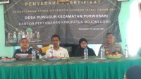 Warga Desa Punggur Purwosari Sumringah Menerima Sertifikat Tanah