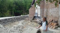 Terdampak Proyek, Mbh Jinten Berharap Ada Ganti Rugi Rumahnya Yang Dirobohkan