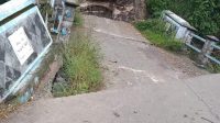 Hujan Deras, Jembatan Di Desa Kaliombo Purwosari Jebol