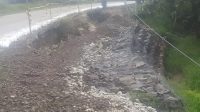 Jalan PU Kalisumber Tambakrejo Bahayakan Pengguna Jalan
