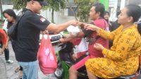 Ramadhan Berkah, Warkop Scorpio Bersama Media Siber Berbagi Takjil 