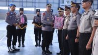 Kapolres Bojonegoro Pimpin Upacara Korps Raport dan Pelepasan Purna Tugas Anggota 