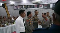 Kunjungan Kerja di Polres Bojonegoro, Kapolda Jatim Beri Penghargaan