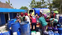 Musim Kemarau, Pemkab Bojonegoro Mulai Droping Air Bersih Pada Warga