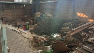 Tumpukan Besi strous di Bos Rosok Desa Sobontoro Balen Diduga Hasil Curian Proyek Jalan