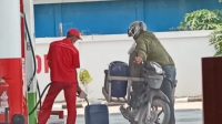 Bebas Beraktivitas, Perengkek Kuras BBM Jenis Pertalite di SPBU Brangkal Kepohbaru