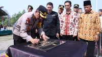 Moment Peringatan Hari Pahlawan, Kapolres Bojonegoro Resmikan Renovasi Monumen Perjuangan Polri AP I Rawi