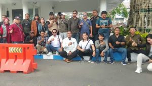 Solidaritas, Ratusan Jurnalis Lakukan Klarifikasi Soal Dua Wartawan Tertangkap Tangan di Jombang