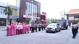 Peduli Saudara, Polres Bojonegoro dan Bhayangkari Kirim Bantuan Kemanusiaan ke Gaza Palestina