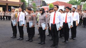 48 Personil Berprestasi, Kapolres Bojonegoro Beri Apresiasi dan Penghargaan