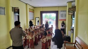 Kenali Tugas Pokok Polisi, Siswa Siswi RA Plus Syahidin Deso Jono Kunjungi Polsek Temayang