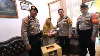 Kapolres Bojonegoro Sambangi kediaman Alm Peltu (Purn) Kislan Abdul Rozak Saat Moment Dirgahayu Korps Sabhara ke 72