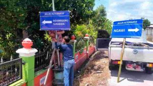 Ada Jalur Alternatif Bagi Pemudik, Dishub Bojonegoro Sudah Pasang Rambu Petunjuk Arah Jelang Lebaran
