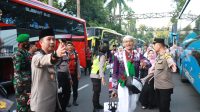 Kapolres Bojonegoro Turun Langsung Beri Pengamanan Pemberangkatan Jamaah Calon Haji