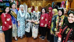 Didampingi Sekda, Pj Ketua Dekranasda Dian Adiyanti Kenalkan Motiv Favorit Batik Bojonegoro