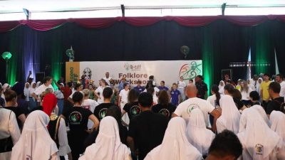 Rangkaian Festival B-TIFF, Ratusan Pelajar Bojonegoro Antusias Belajar Tari Tradisional 8 Negara
