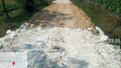 Dinilai Tidak Sesuai Anggaran, Pembangunan Jalan Pedel di Desa Nglarangan Dapat Tanggapan Negatif Dari Warga 