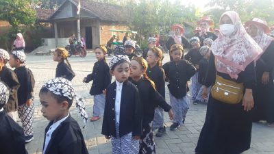 Songsong HUT Kemerdekaan RI 2024, TK dan PAUD Sekecamatan Temayang Bojonegoro Giat Karnaval 