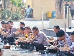 Jaga Kebersamaan, Kapolres Bojonegoro Sarapan Bareng Anggota
