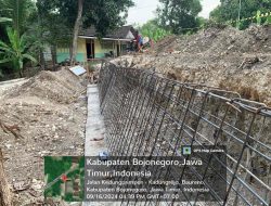 Dinilai Tidak Sesuai Fakta, Pelaksana Proyek TPT di Desa Pucangarum Sesalkan Isi Pemberitaan