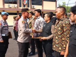 Polres Bojonegoro Serahkan Personil Kusus Walpri Untuk Penyelenggara dan Peserta Pemilukada