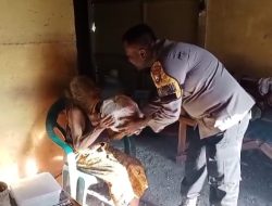 Peduli Sesama, Aiptu Suherin Babinkamtibmas Desa Bubulan Bantu Ringankan Kehidupan Mbh Dari