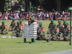 Upacara HUT Ke-79 TNI di Alun-alun Bojonegoro Hadirkan Atraksi Ketangkasan Prajurit 