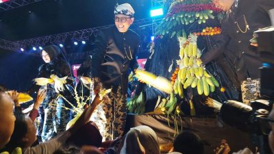 Momentum Peringatan HJB ke 347, Ribuan Warga Tumpah Ruah Hadiri Grebeg Berkah di Alun-alun Bojonegoro 