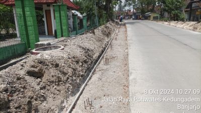 Selain Minim Informasi, Proyek Pelebaran Jalan di Banjarejo Sumberrejo Diduga Gunakan Besi Tidak Spesifikasi