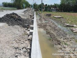 Selain Minim Informasi, Proyek TPT di Desa Caruban Kanor Ada Dugaan Gunakan Matreal Besi Tidak Sesuai Spesifikasi