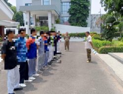 Ops Sayang, Satpol PP Bojonegoro Jaring 13 Siswa Saat Ngopi di Jam Sekolah 