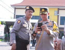 Cegah Judi Online Pada Anggota, Kapolres Bojonegoro Periksa HP Saat Apel Pagi