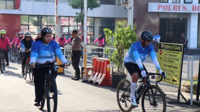 Jaga Solidaritas, Kapolres Gowes Bareng Pengurus Bhayangkari Cabang Bojonegoro