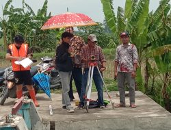 Inovasi dan Terobosan Percepatan Pembangunan, Pemdes Kadungrejo Dampingi PU SDA Kabupaten Bojonegoro Survey Lokasi