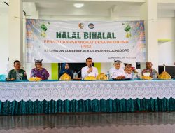 Hadiri Halal bi Halal di Sumberrejo, Bupati Bojonegoro: Perangkat Desa Adalah Ujung Tombak Pelayanan Masyarakat