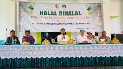 Hadiri Halal bi Halal di Sumberrejo, Bupati Bojonegoro: Perangkat Desa Adalah Ujung Tombak Pelayanan Masyarakat