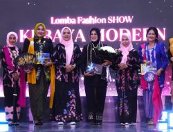 Gelaran Fashion Show Kebaya Modern Batik Bojonegoro, Wabup Nurul Azizah Kenalkan Kebaya Motif Batik Obor Sewu