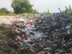 Warga Keluhkan Sampah Milik PT Laskar Buah, Pemdes Mayangrejo Dinilai Lamban