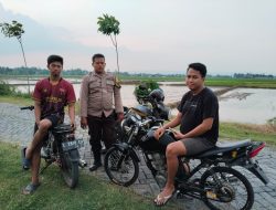 Bhabinkamtibmas Berikan Himbauan Pada Pemuda Desanya Untuk Tidak Memakai Knalpot Brong