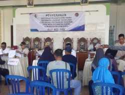 Pemdes Wedi Bojonegoro Bagikan Sertifikat Pada Program PTSL