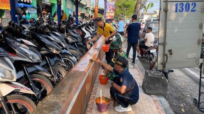 Jumat Bersih, Forpimca Sumberrejo Bersama Anggota Polsek Sumberrejo Laksanakan Kerja Bakti