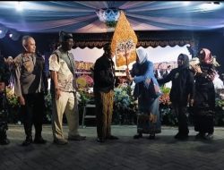 Semalam Suntuk, Pagelaran Wayang Kulit Puncak Sedekah Bumi di Kelurahan Banjarejo Bojonegoro