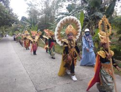 Meski Diguyur Hujan, Karnaval Adat Budaya Peringatan HUT RI ke 80 di Kecamatan Bubulan Bojonegoro Cukup Meriah 