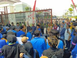 Aksi di Depan Gedung DPRD Kabupaten Bojonegoro, PMII ; Tidak Bisa Dijual Diatas Meja