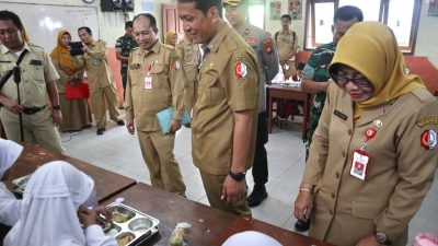 Sidak Pelaksanaan MBG , Bupati Bojonegoro Sapa Murid SDN 3 Kadipaten