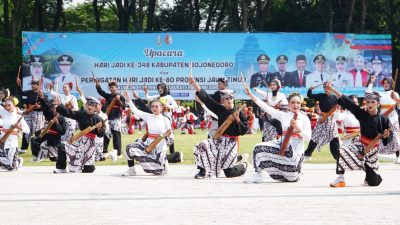 Puncak HJB ke 348, Tarian Kesenian dan Ragam Budaya Tampil Memukau di Alun-Alun Kota Bojonegoro 